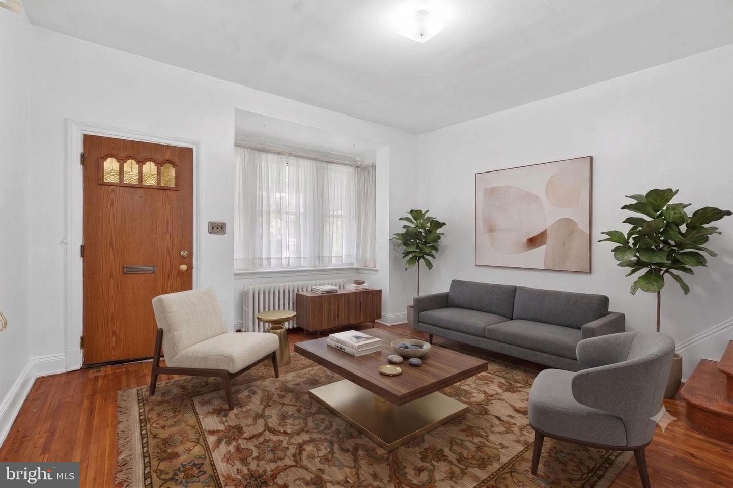610 Tewkesbury Place NW photo 4