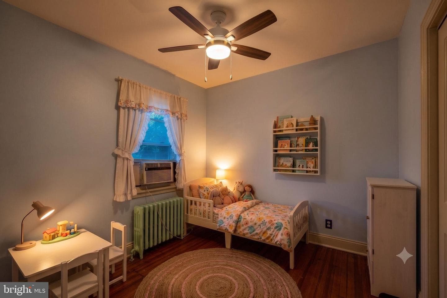 610 Tewkesbury Place NW photo 8