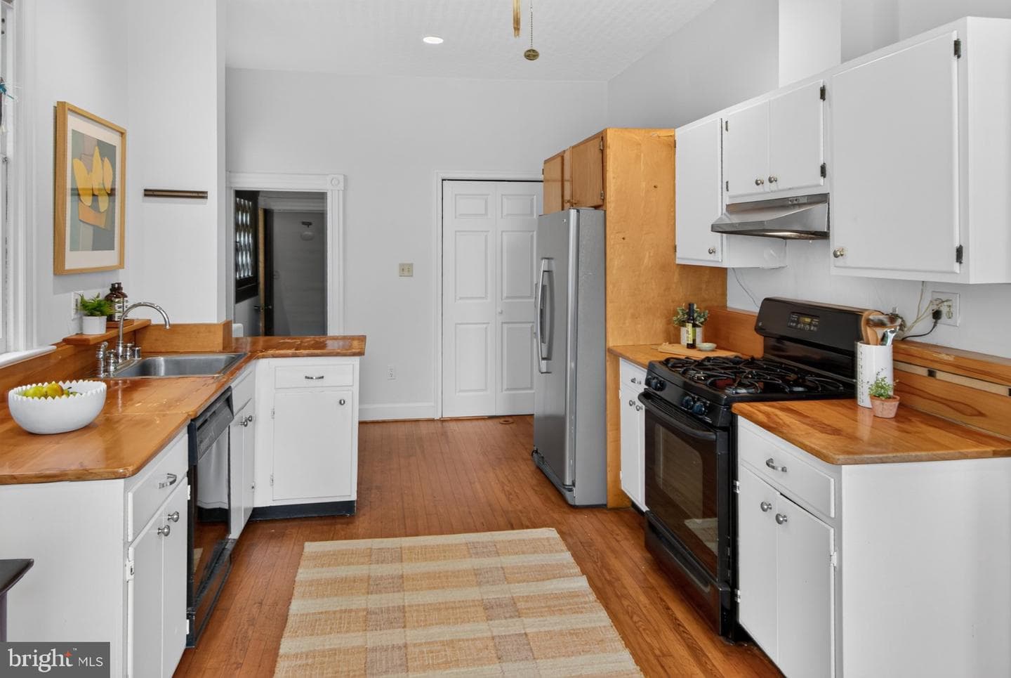 1870 Newton Street NW photo 24