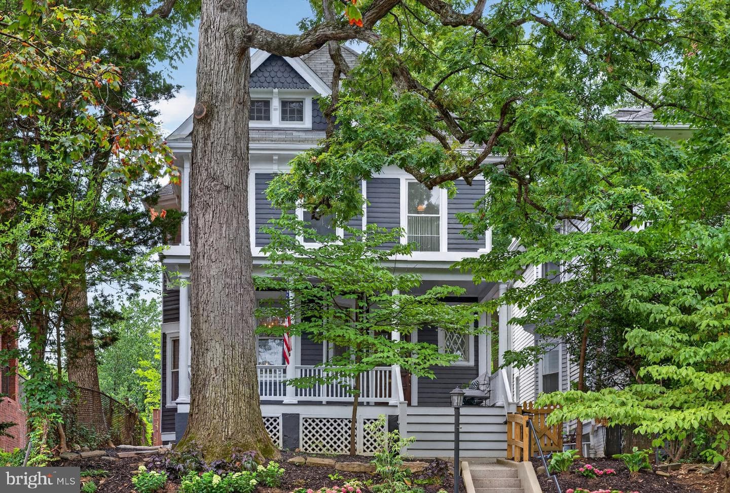 1870 Newton Street NW photo 3