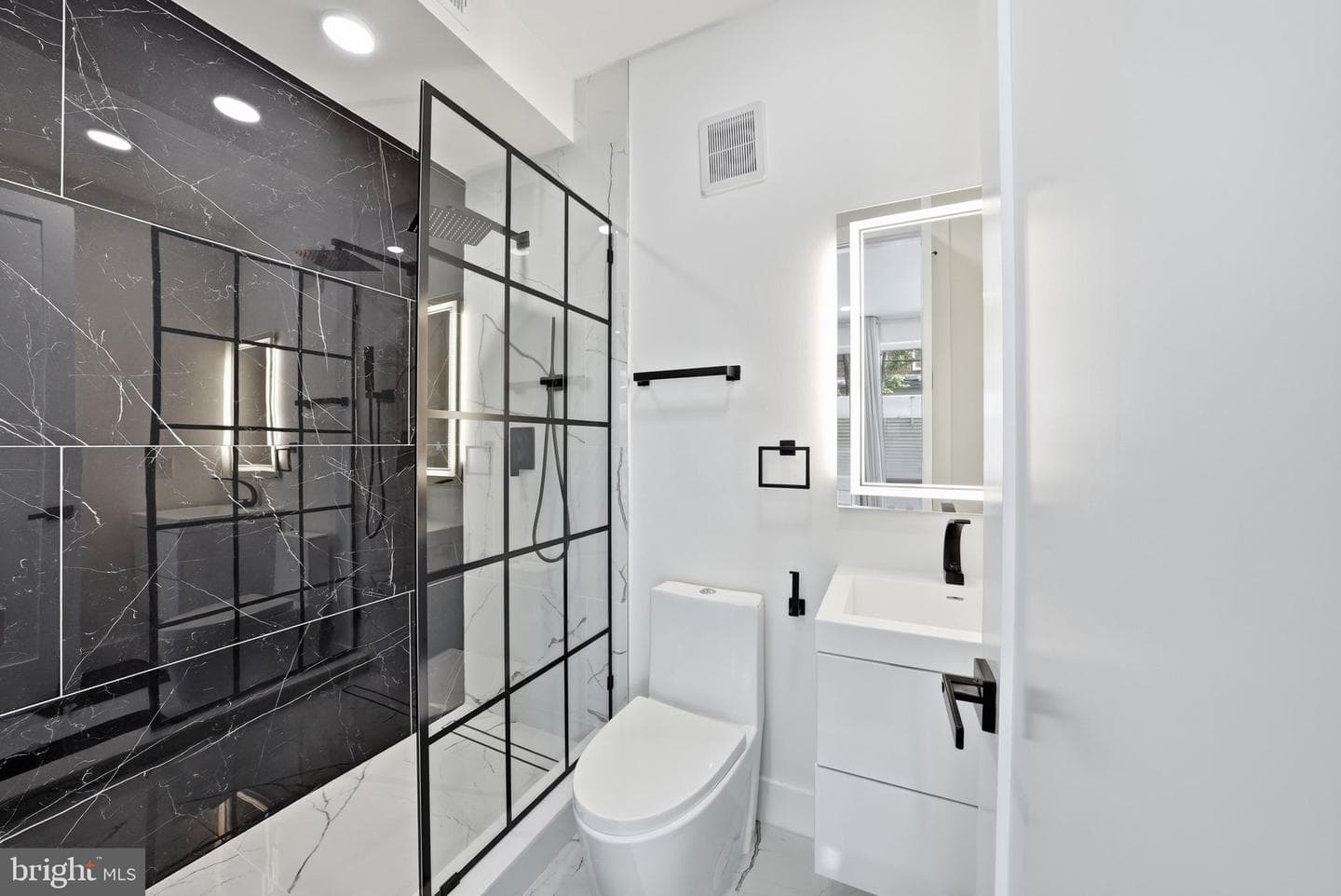 705 Quincy Street NE #4 photo 10