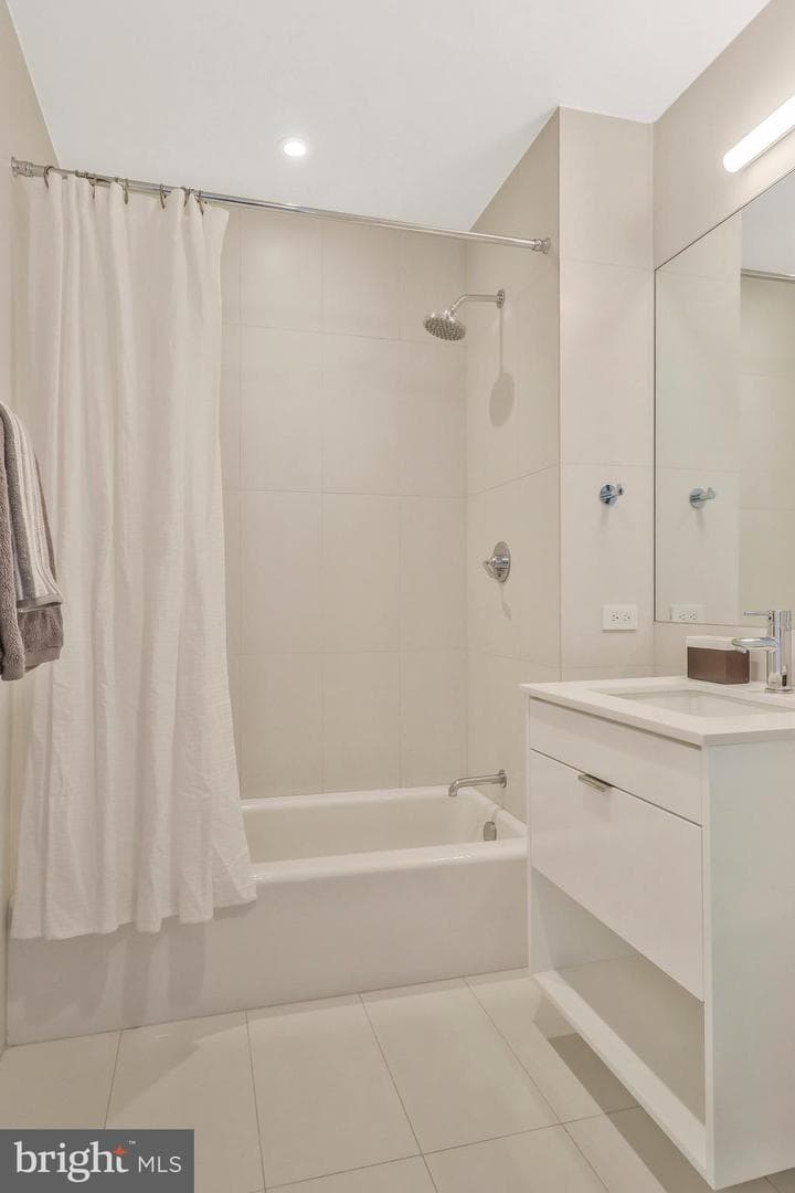 1111 24th Street NW #ph107 photo 17