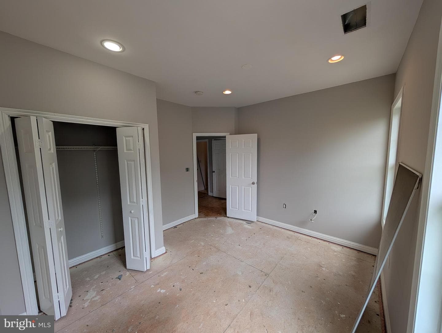 4908 Quarles Street NE photo 13