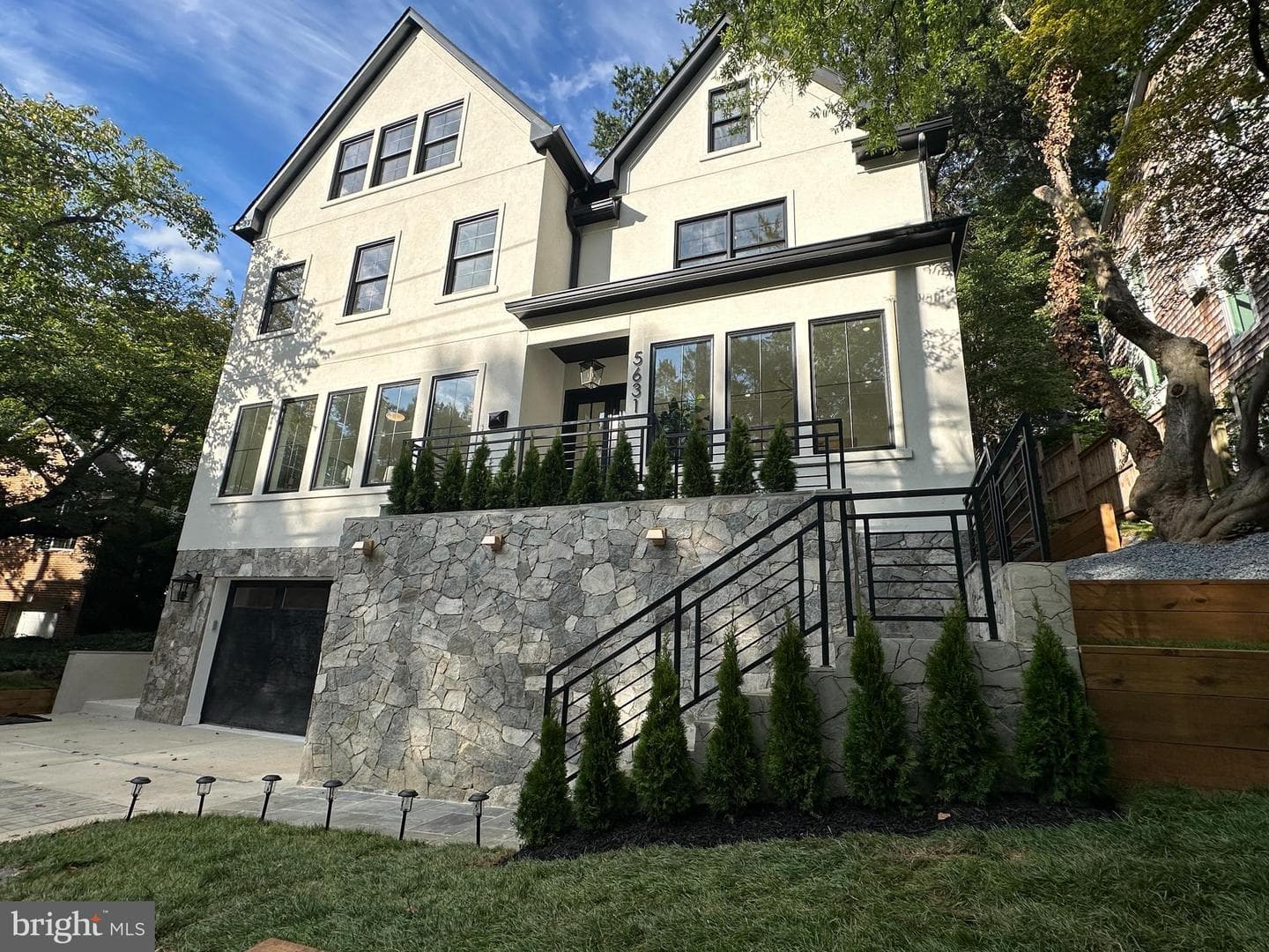 5631 Macarthur Boulevard NW photo 1