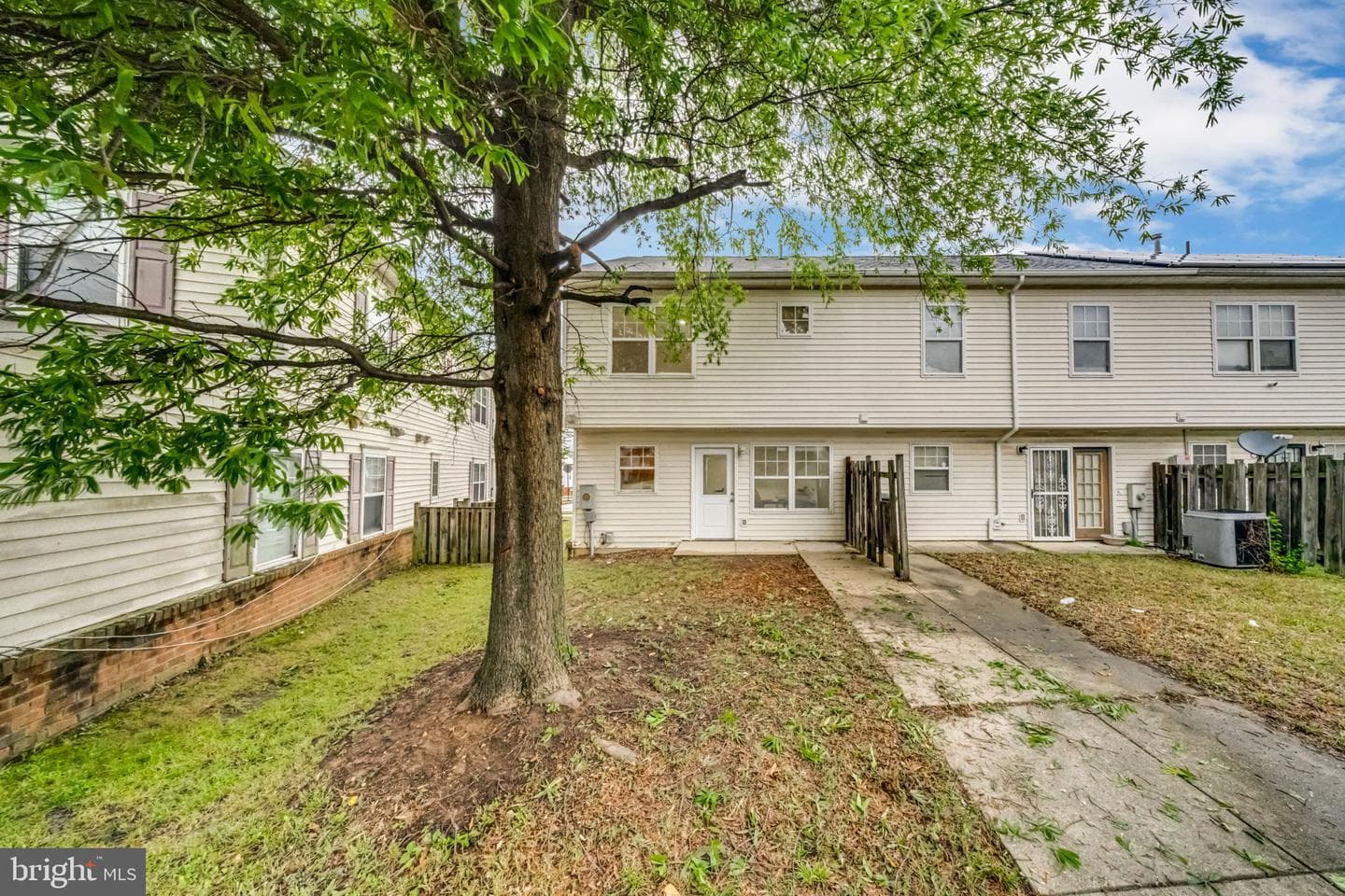913 Varney Street SE photo 35