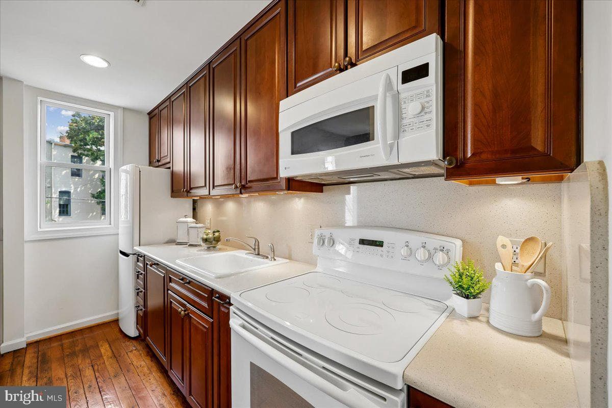 126 E Street SE photo 13