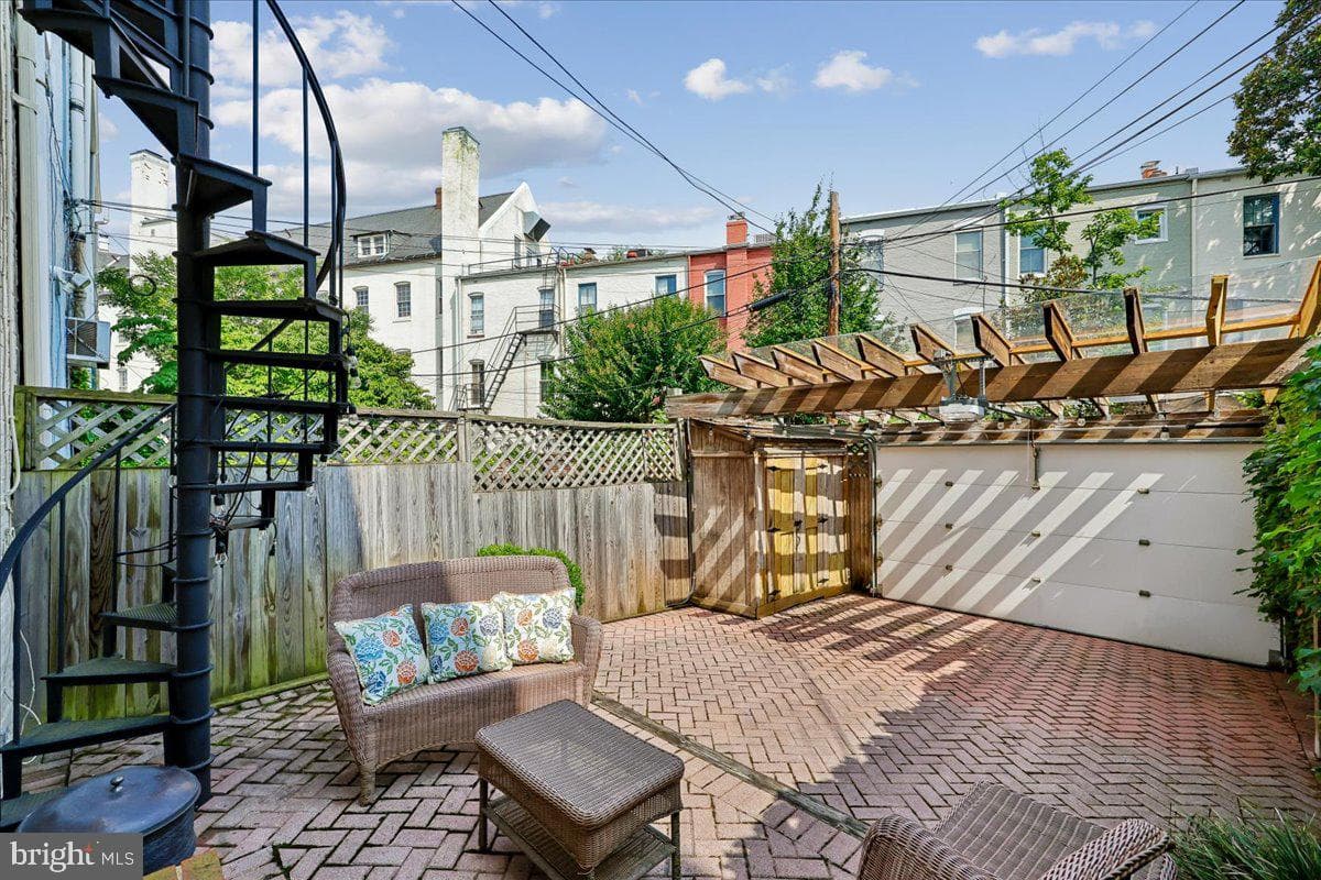 126 E Street SE photo 32