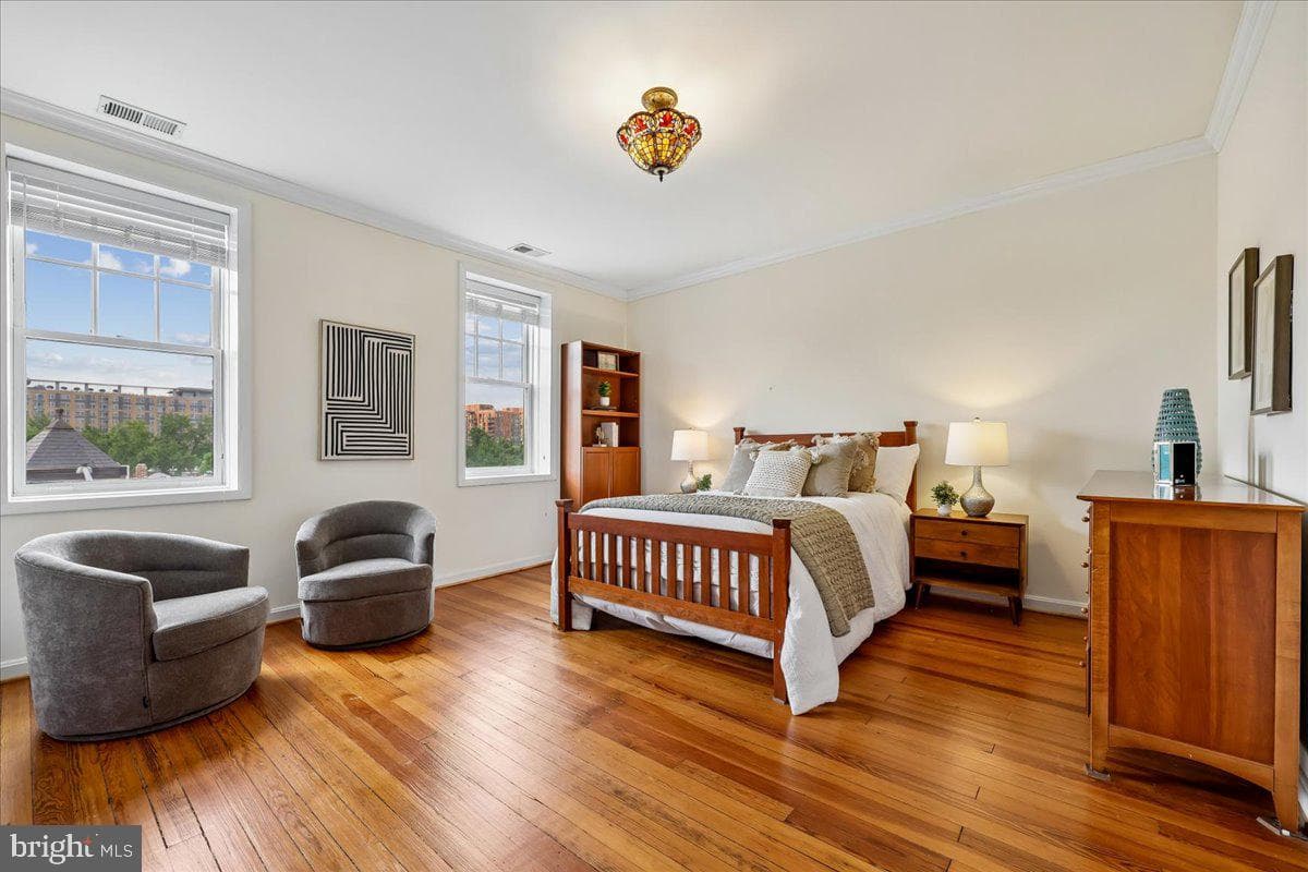 126 E Street SE photo 5