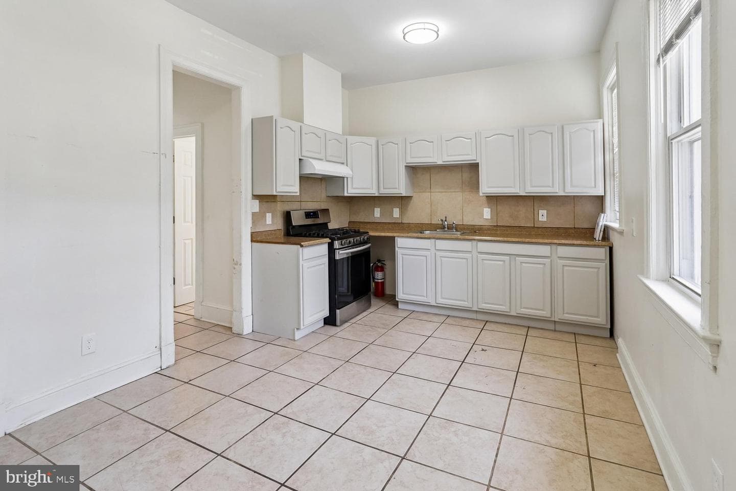 1408 Newton Street NW photo 10
