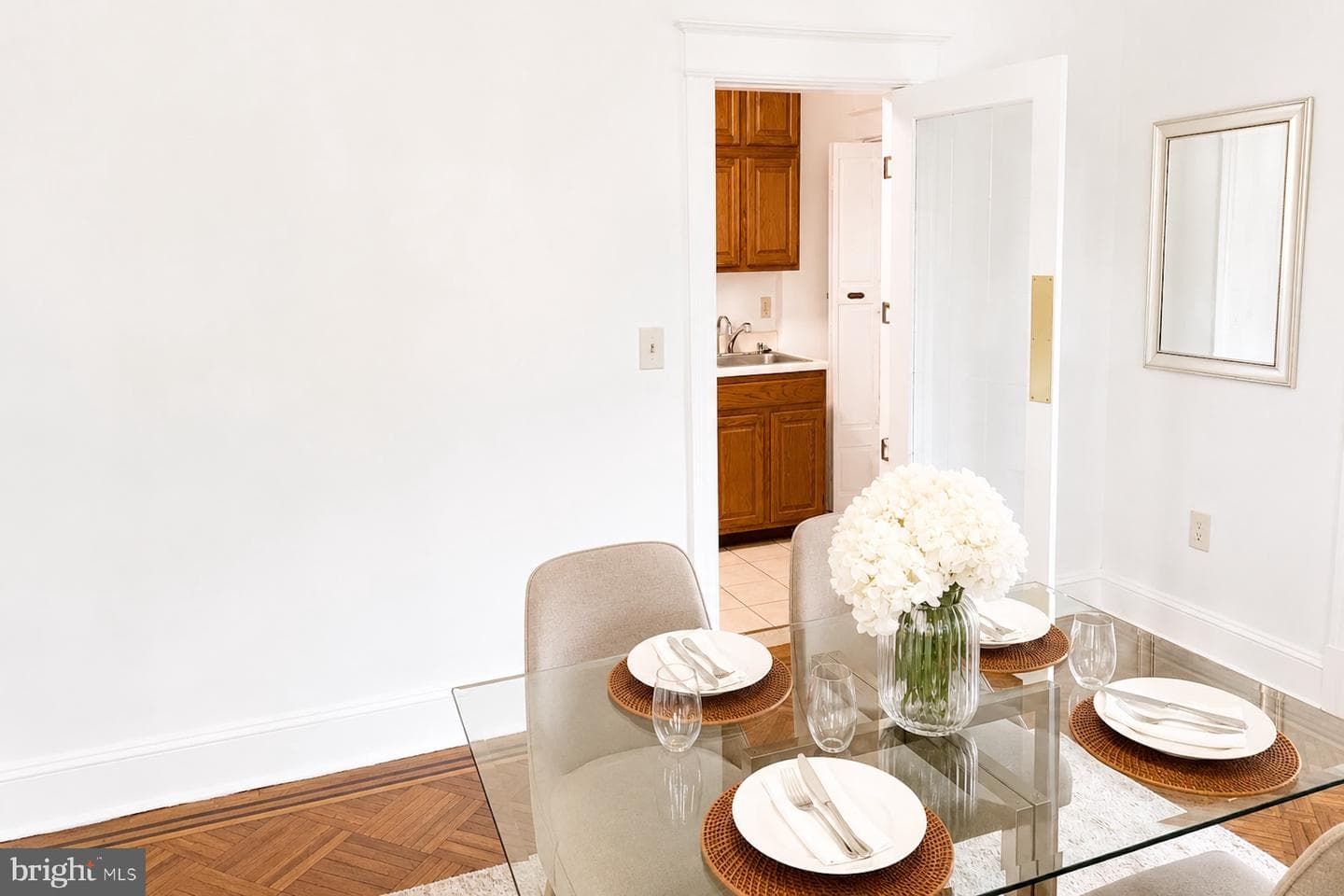1126 I Street NE photo 11