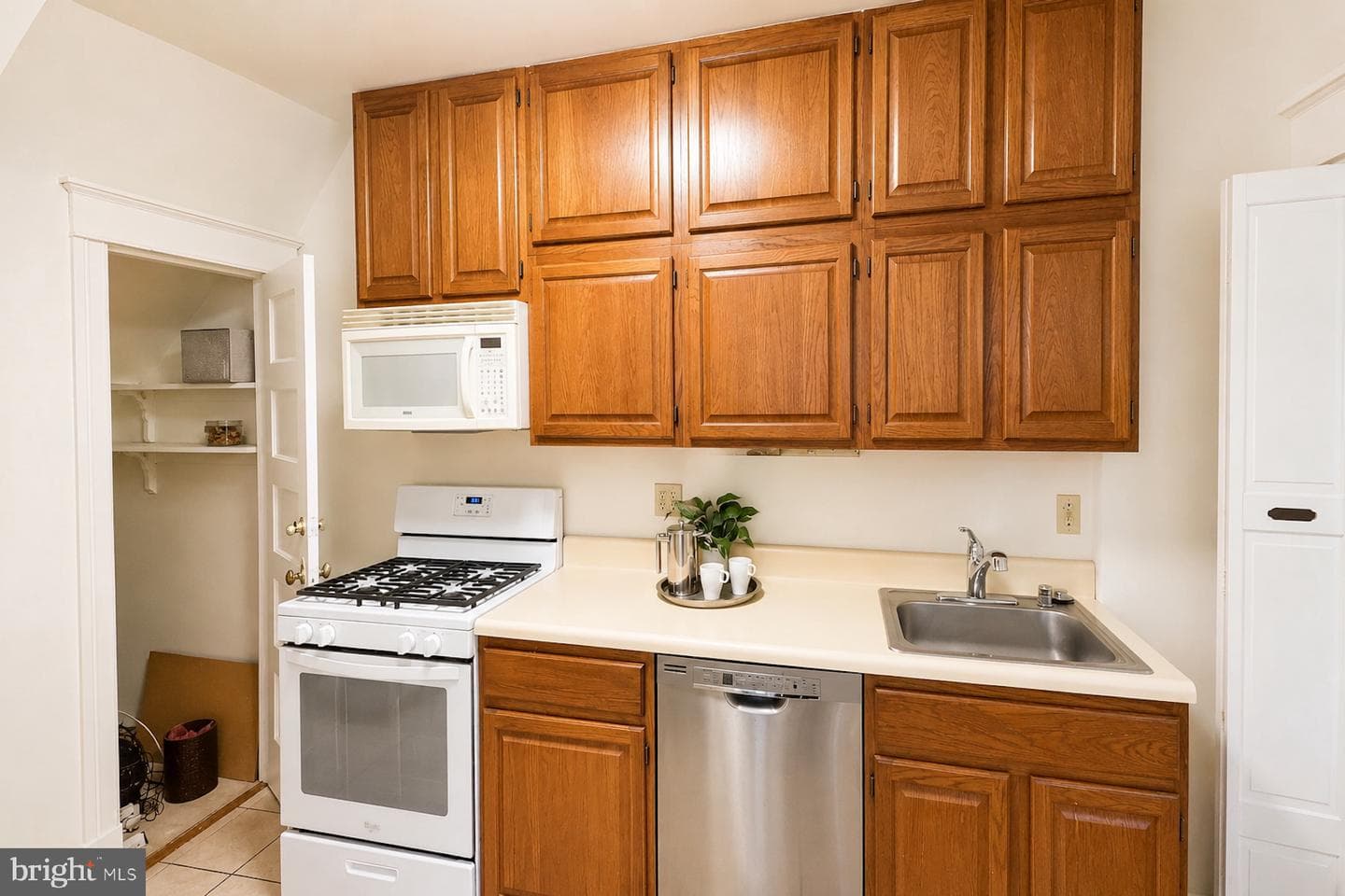 1126 I Street NE photo 13