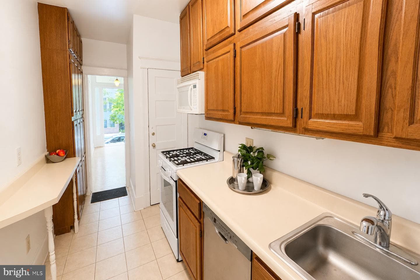 1126 I Street NE photo 15