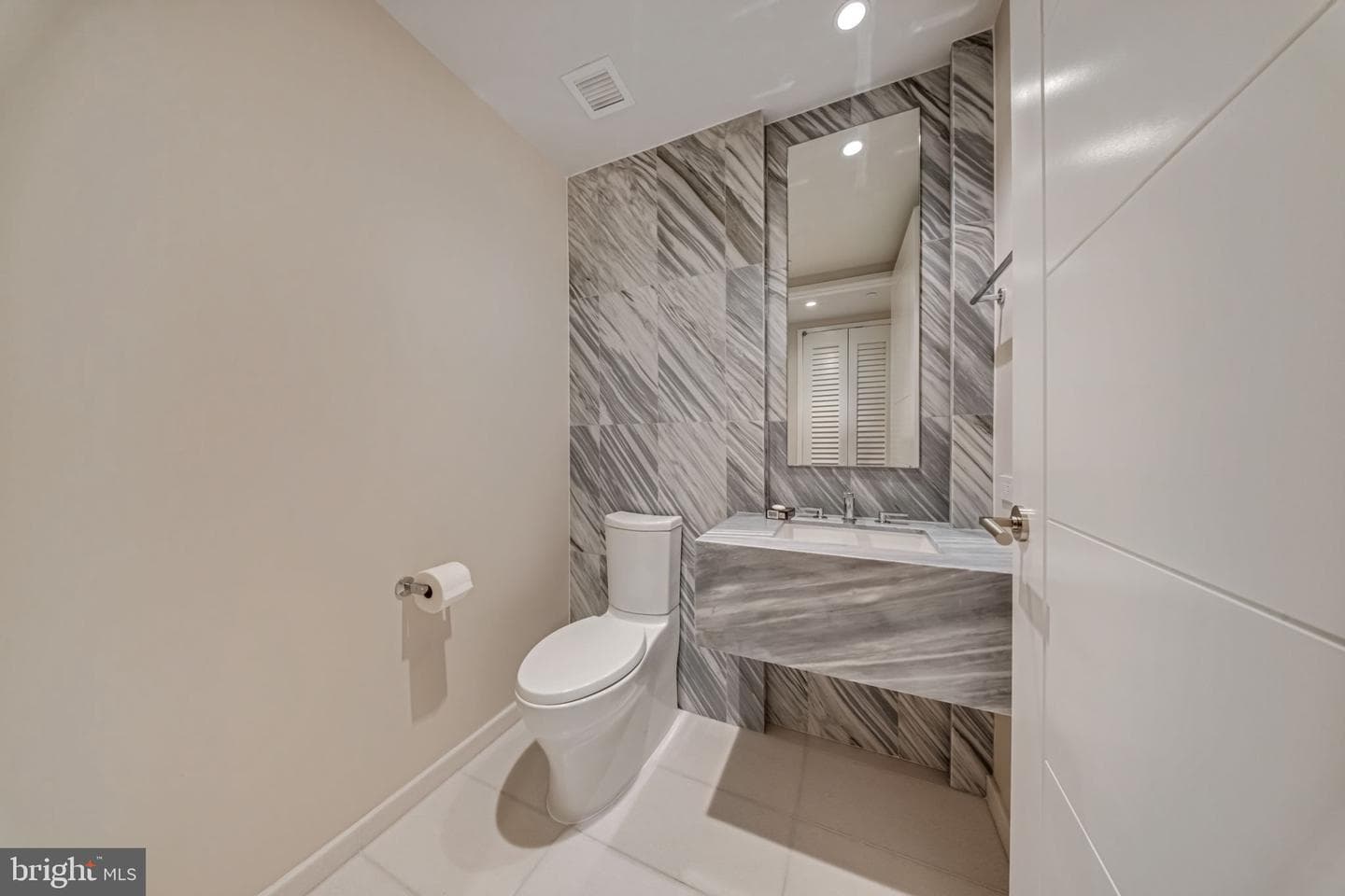 601 Wharf Street SW #213 photo 10