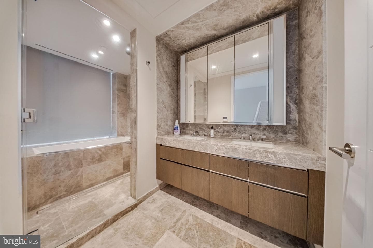 601 Wharf Street SW #213 photo 19