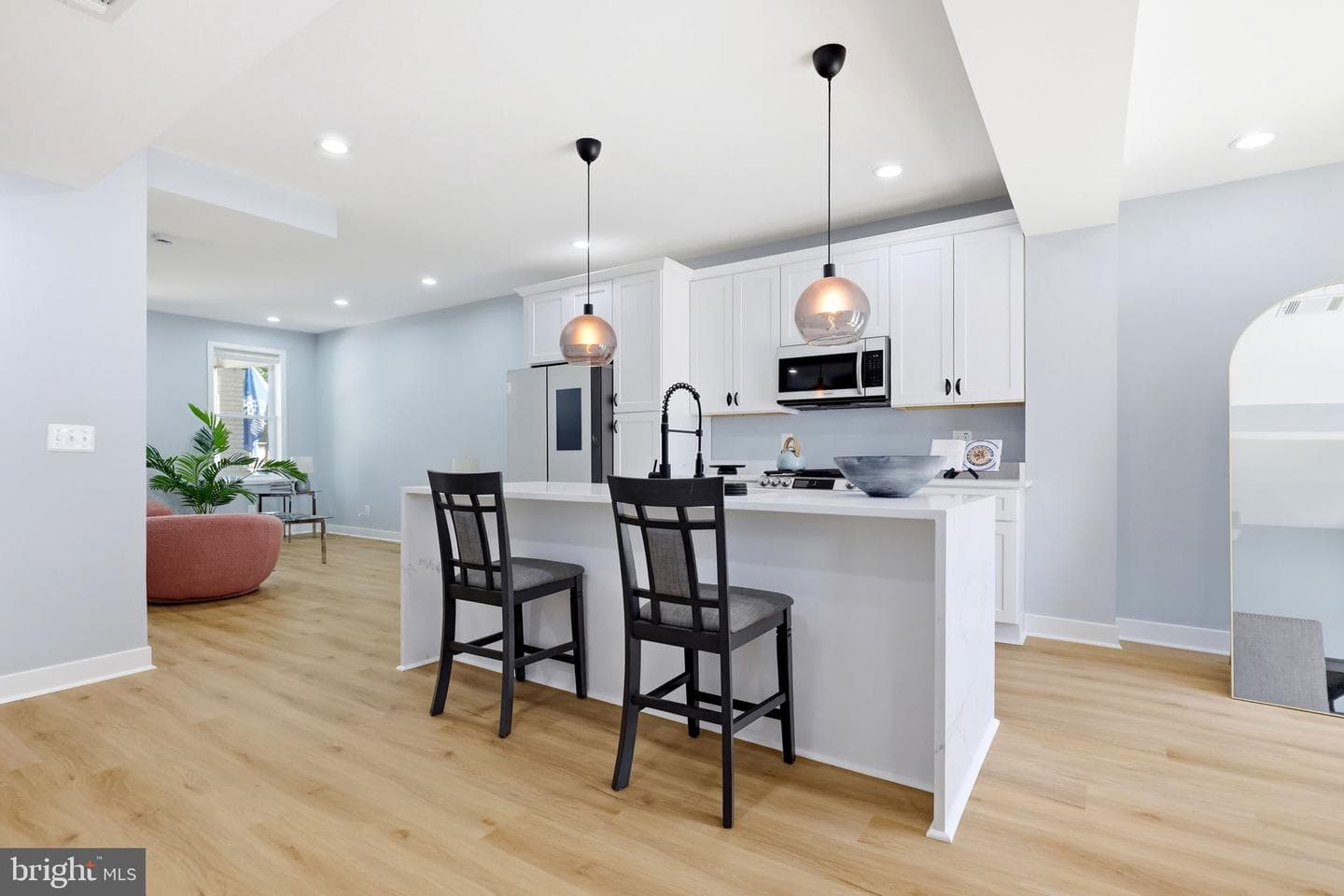 706 Longfellow Street NW photo 4