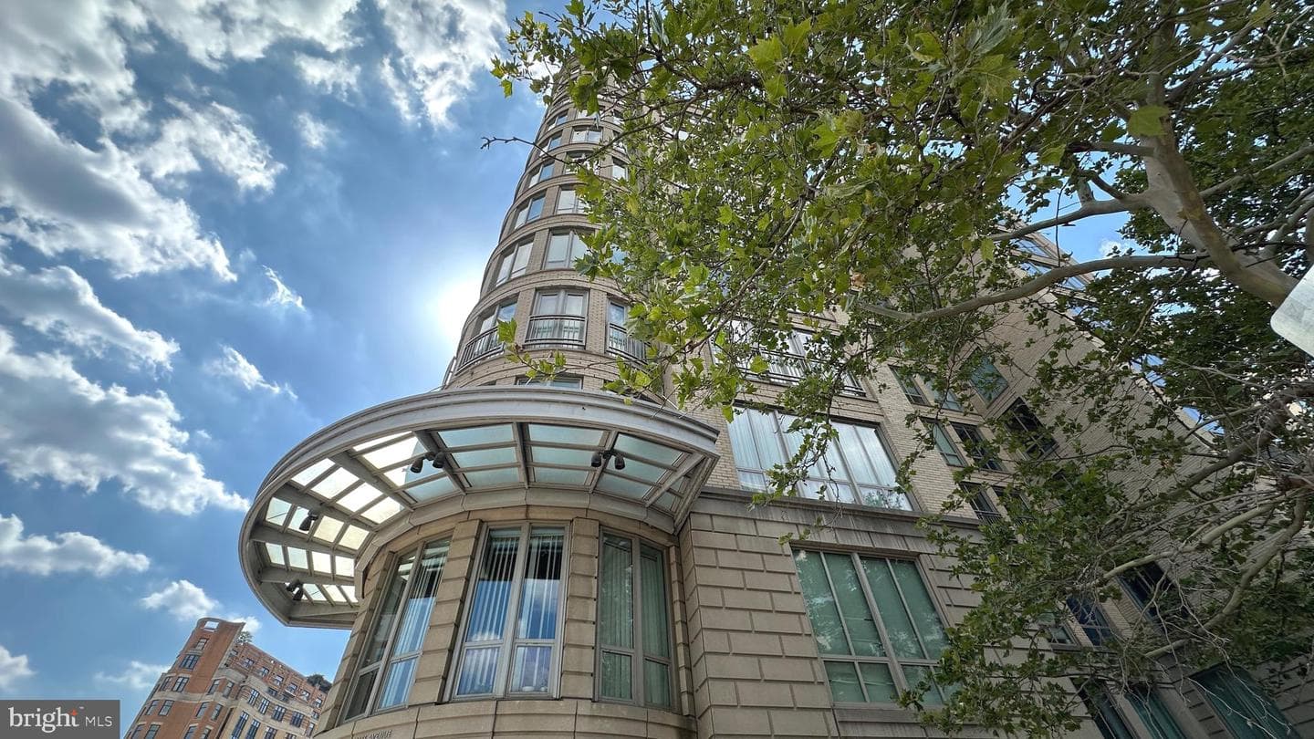 301 Massachusetts Avenue NW #902 photo 46