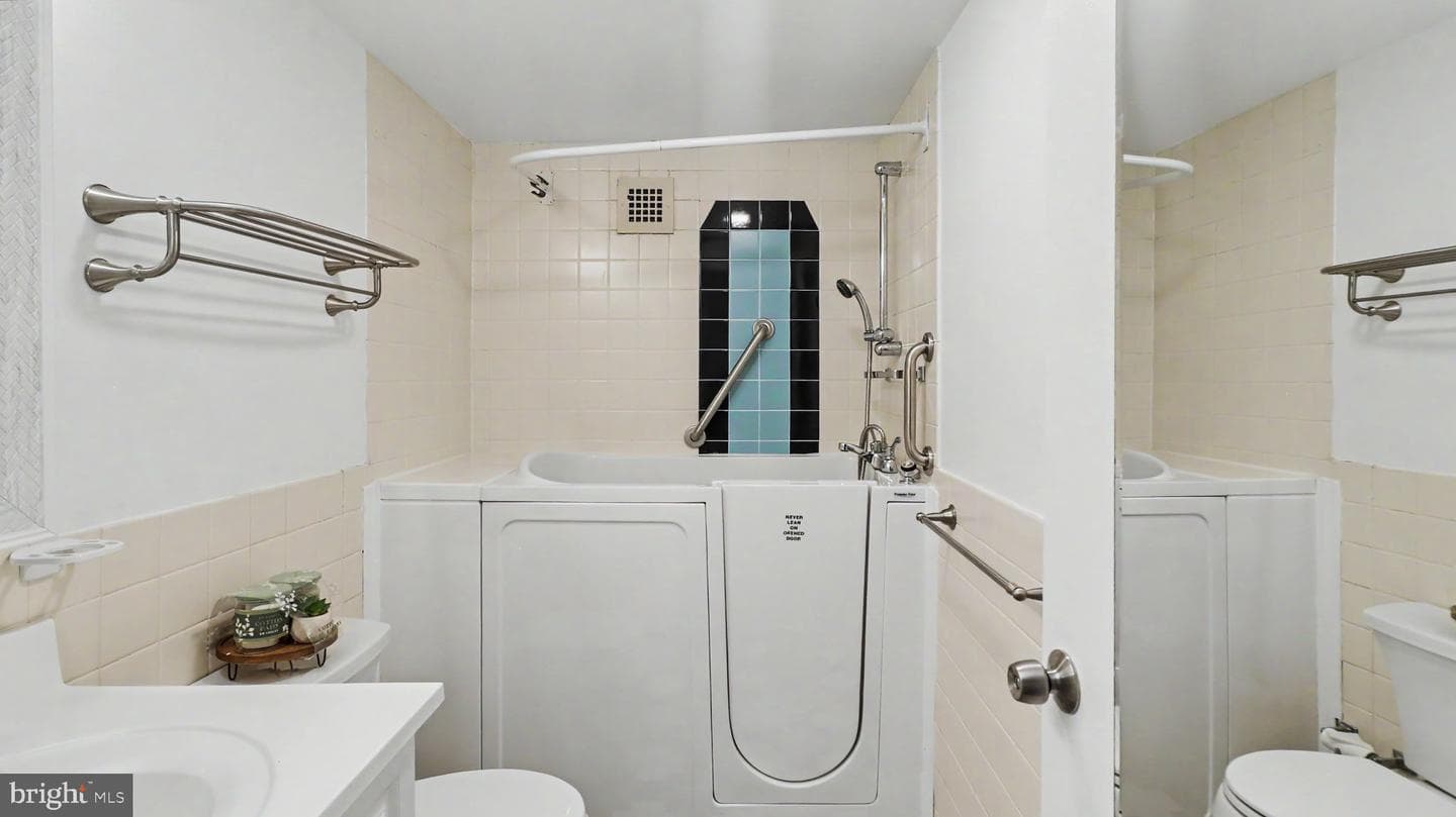 700 7th Street SW #711 photo 30