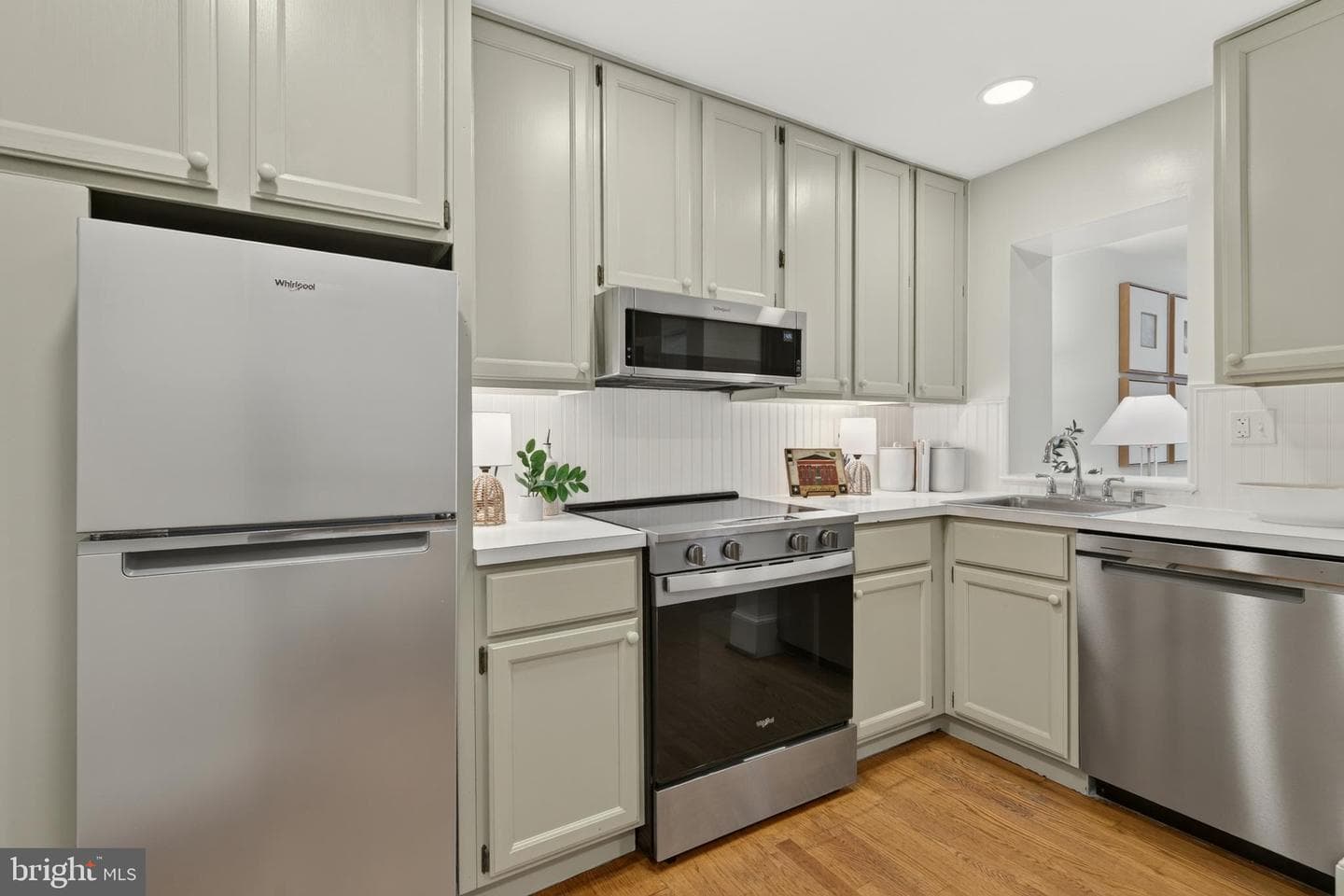 756 9th Street SE photo 8