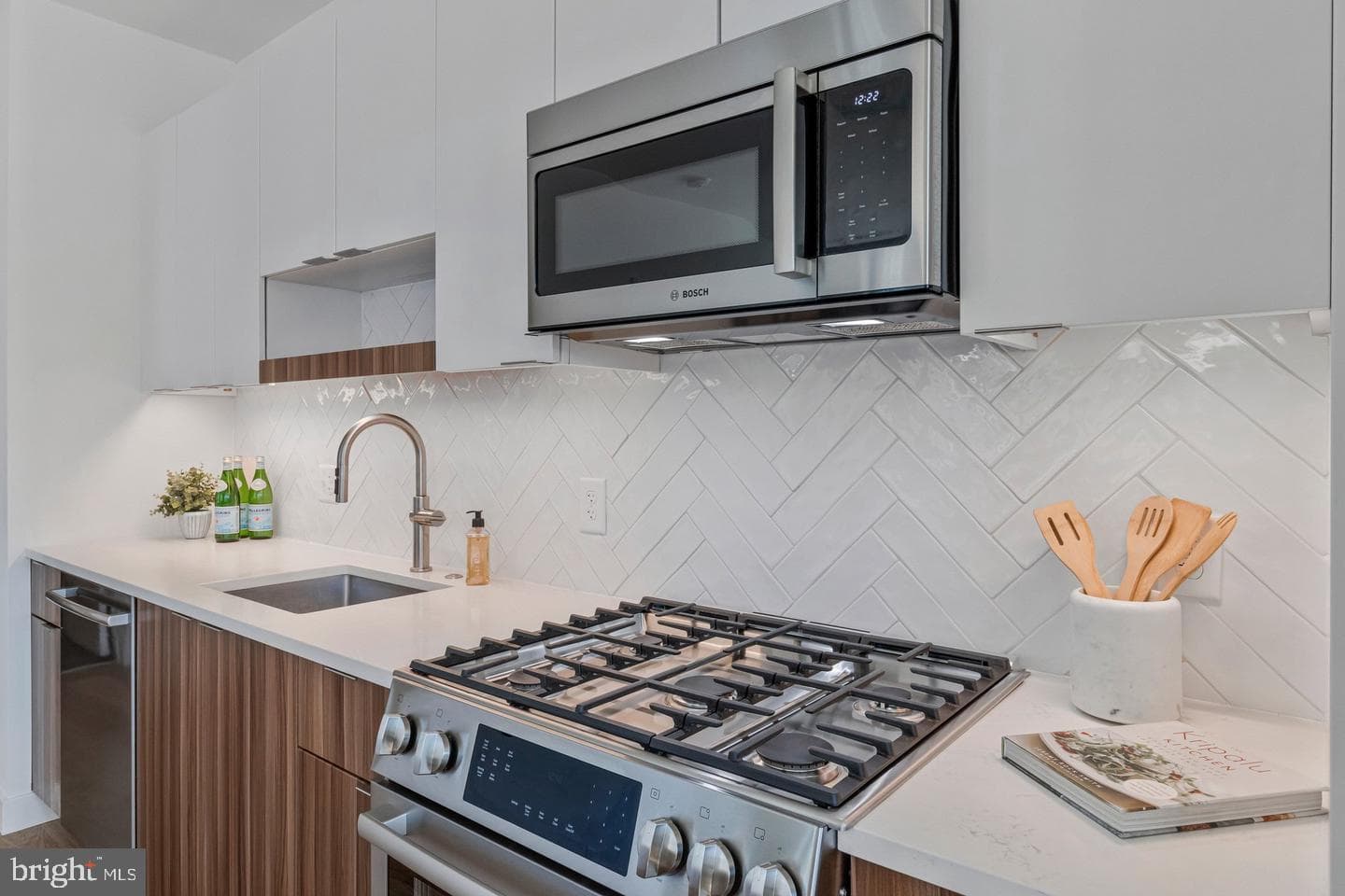 7175 12th Street NW #302 photo 5