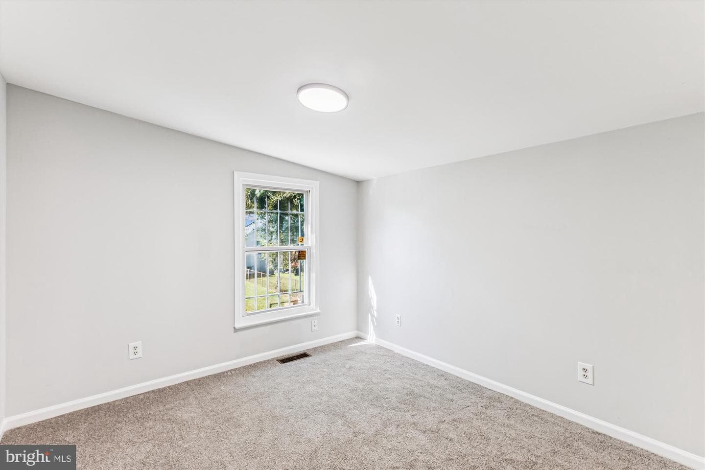 4225 Meade Street NE photo 37