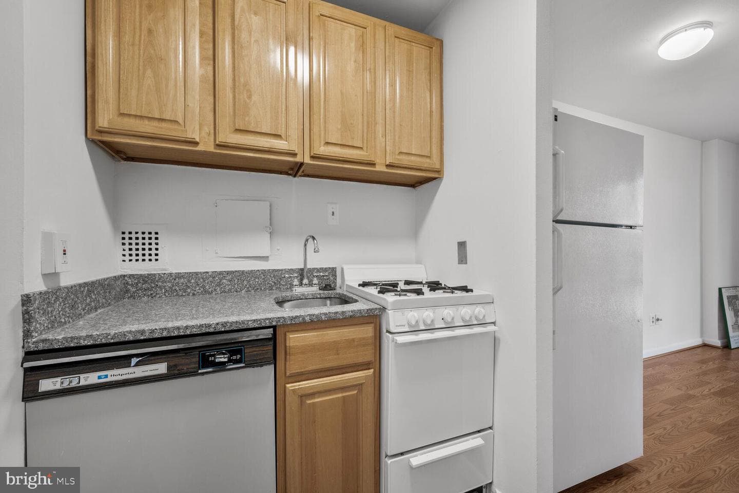 950 25th Street NW #811n photo 11