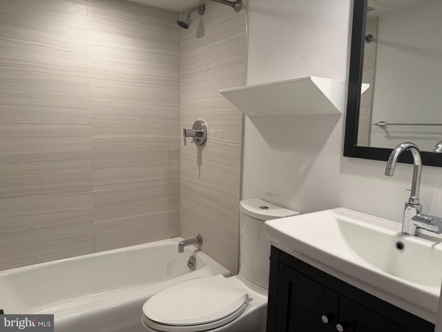 1009 NW Irving Street NW photo 30