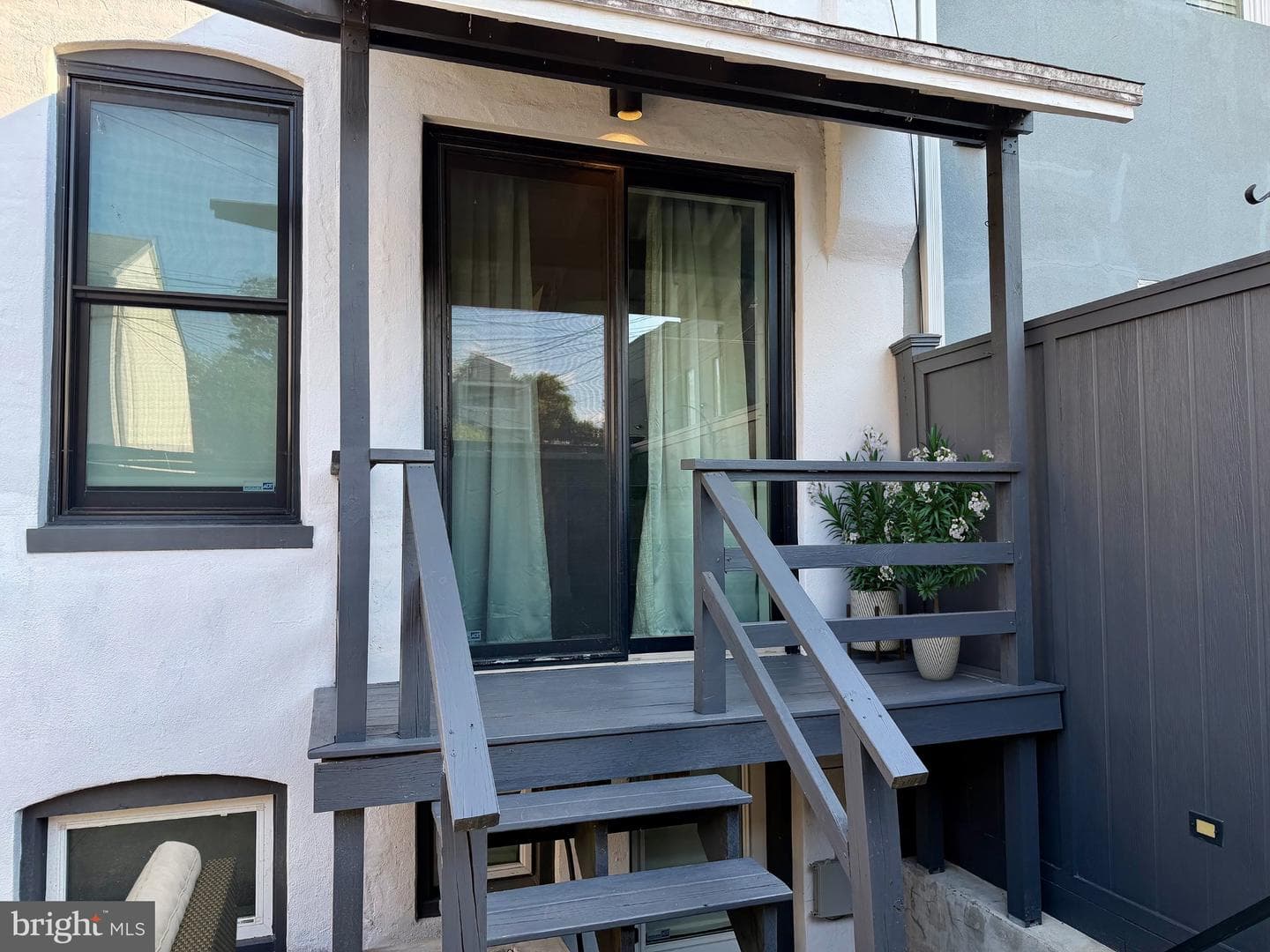1009 NW Irving Street NW photo 32