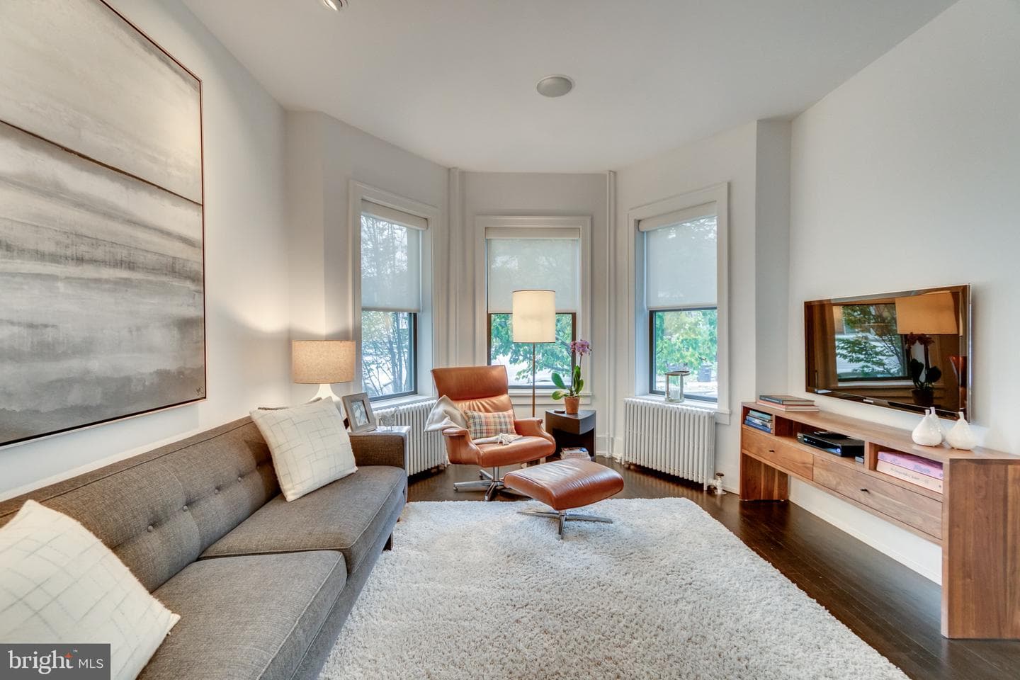 1009 NW Irving Street NW photo 4