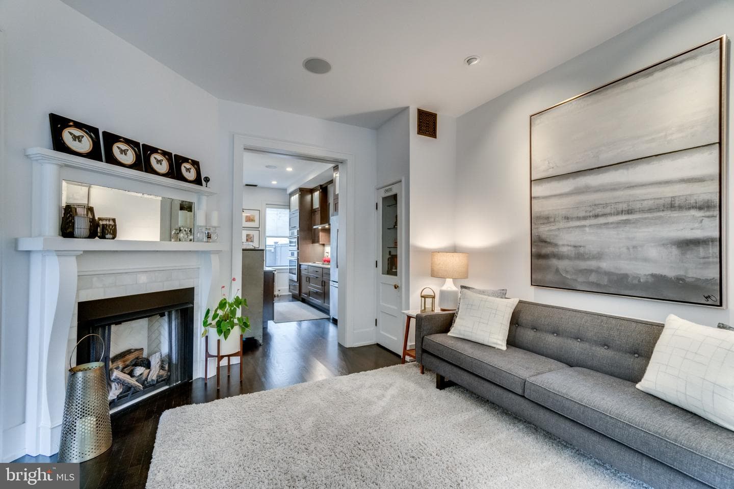 1009 NW Irving Street NW photo 6