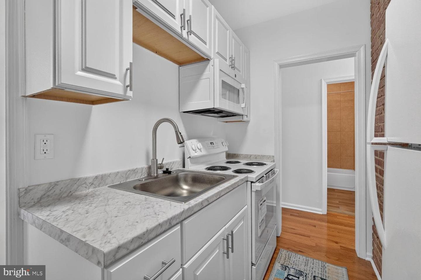 1004 Shepherd Street NE photo 17