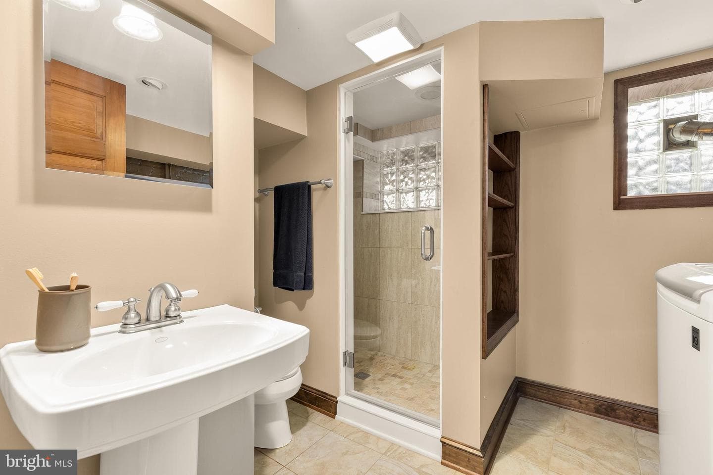 1360 Spring Road NW photo 37