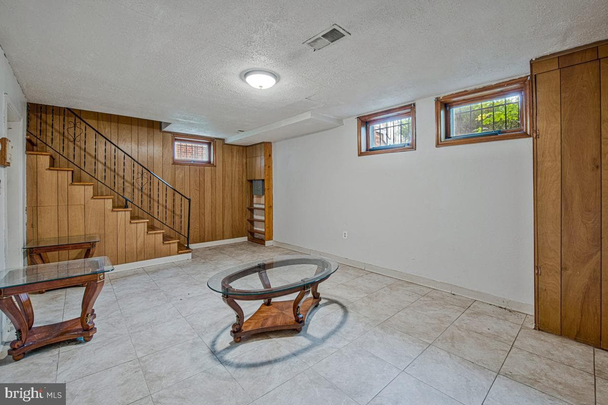 6015 3rd Street NE photo 31