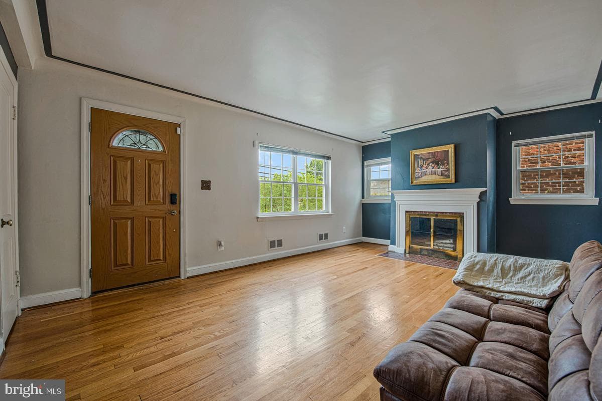 6015 3rd Street NE photo 9
