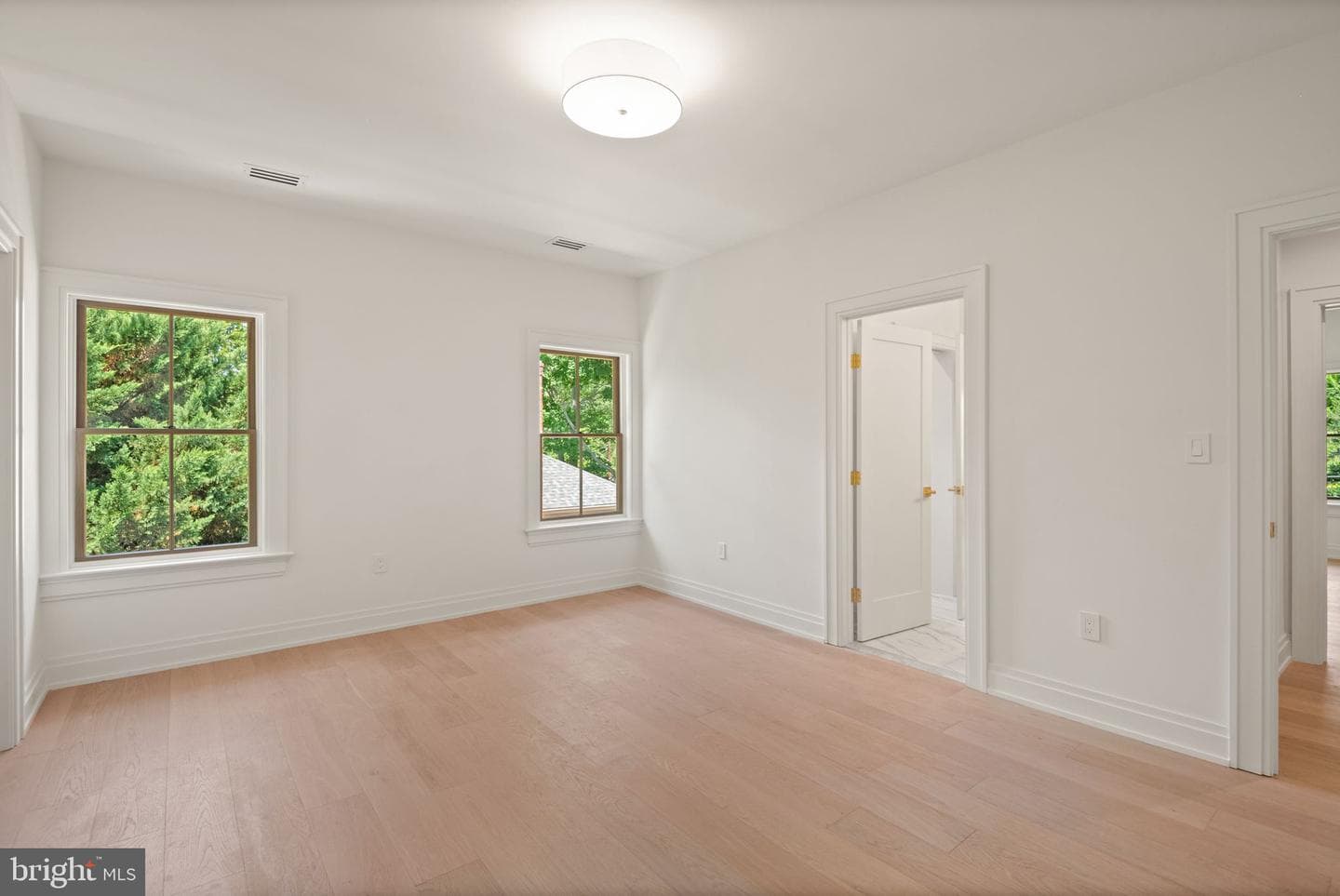 5022 Cathedral Avenue NW photo 31
