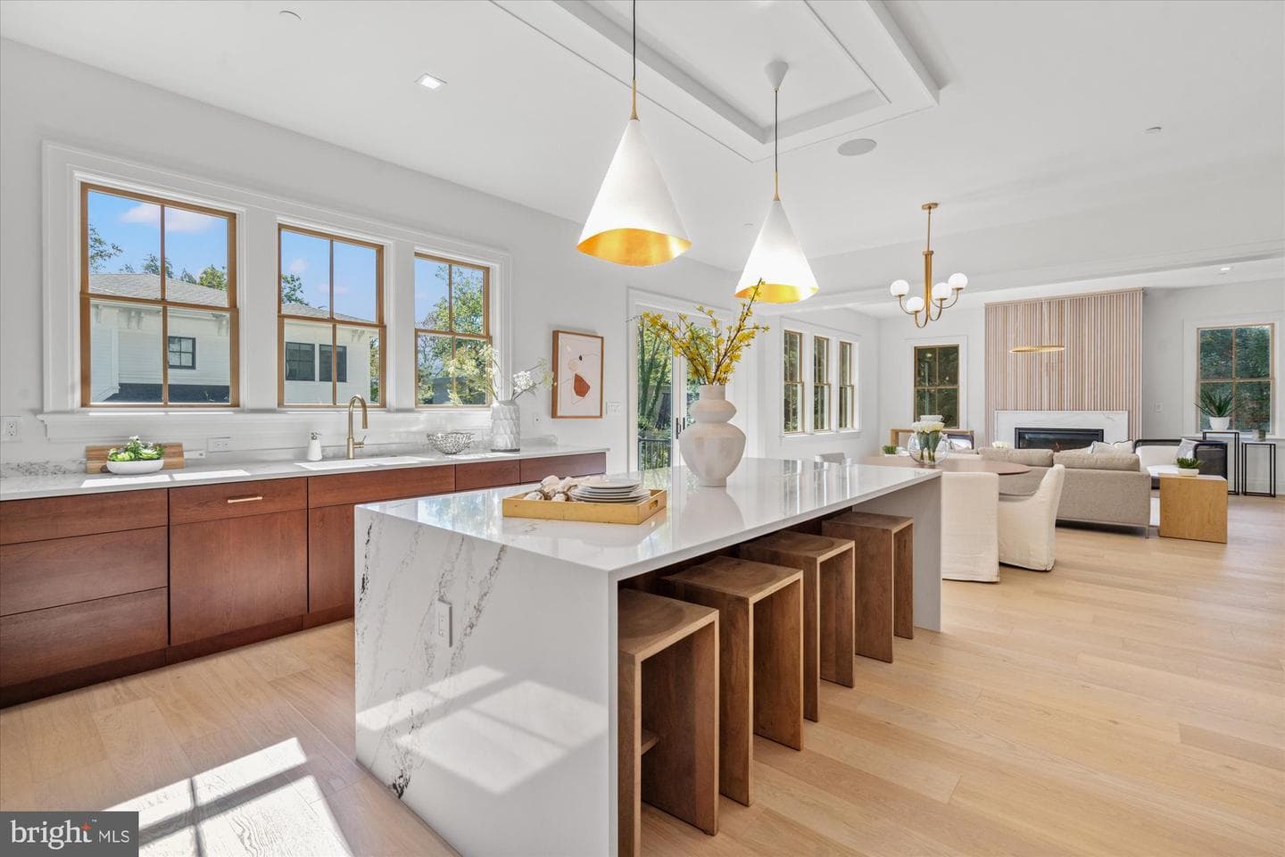 5022 Cathedral Avenue NW photo 4