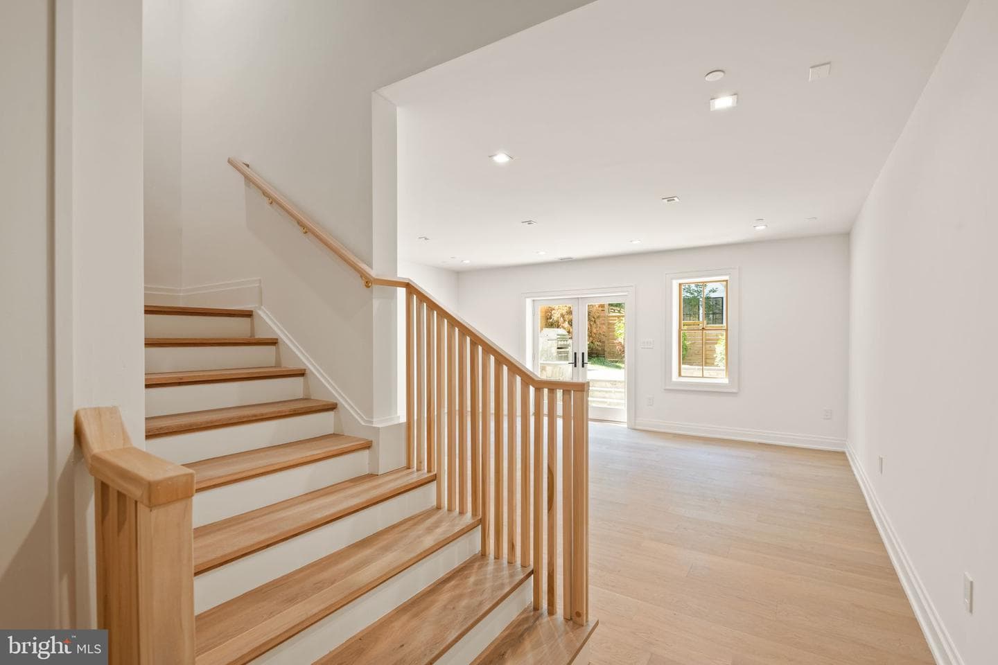 5022 Cathedral Avenue NW photo 41