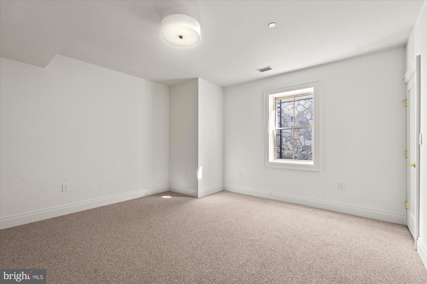 5022 Cathedral Avenue NW photo 44
