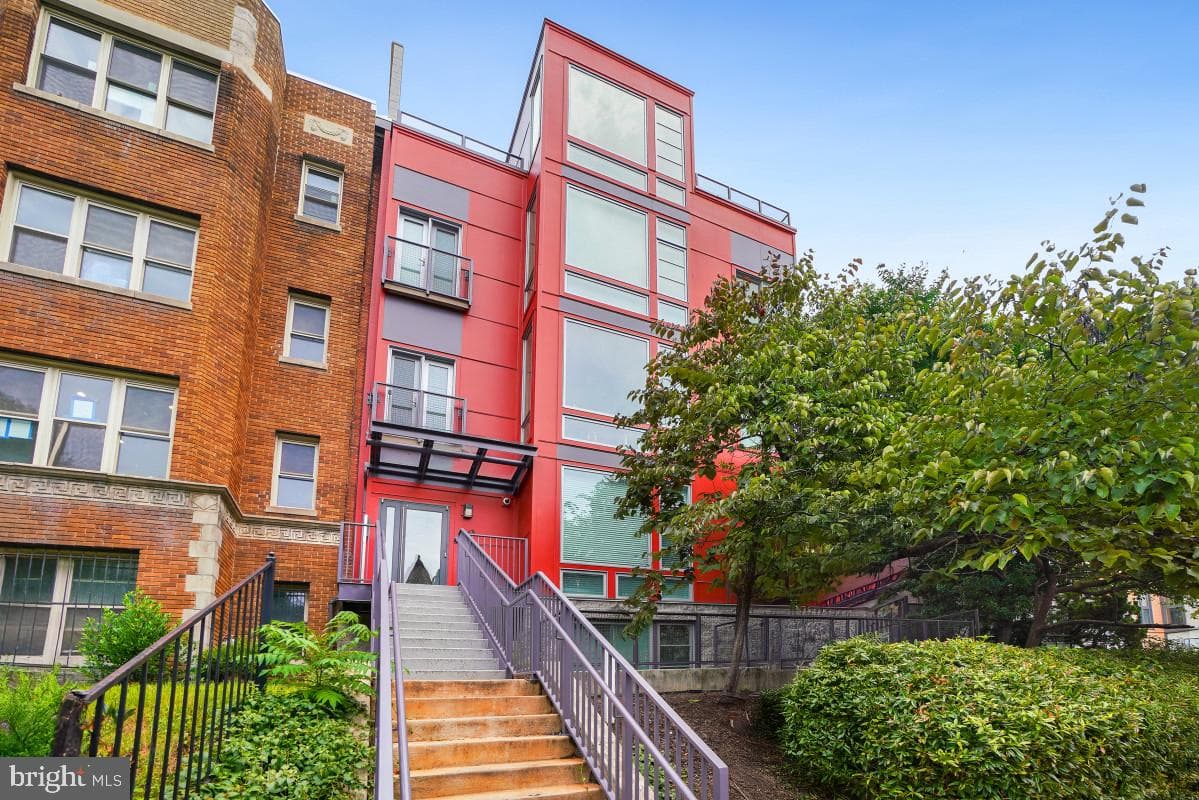 1443 Chapin Street NW #202 photo 3