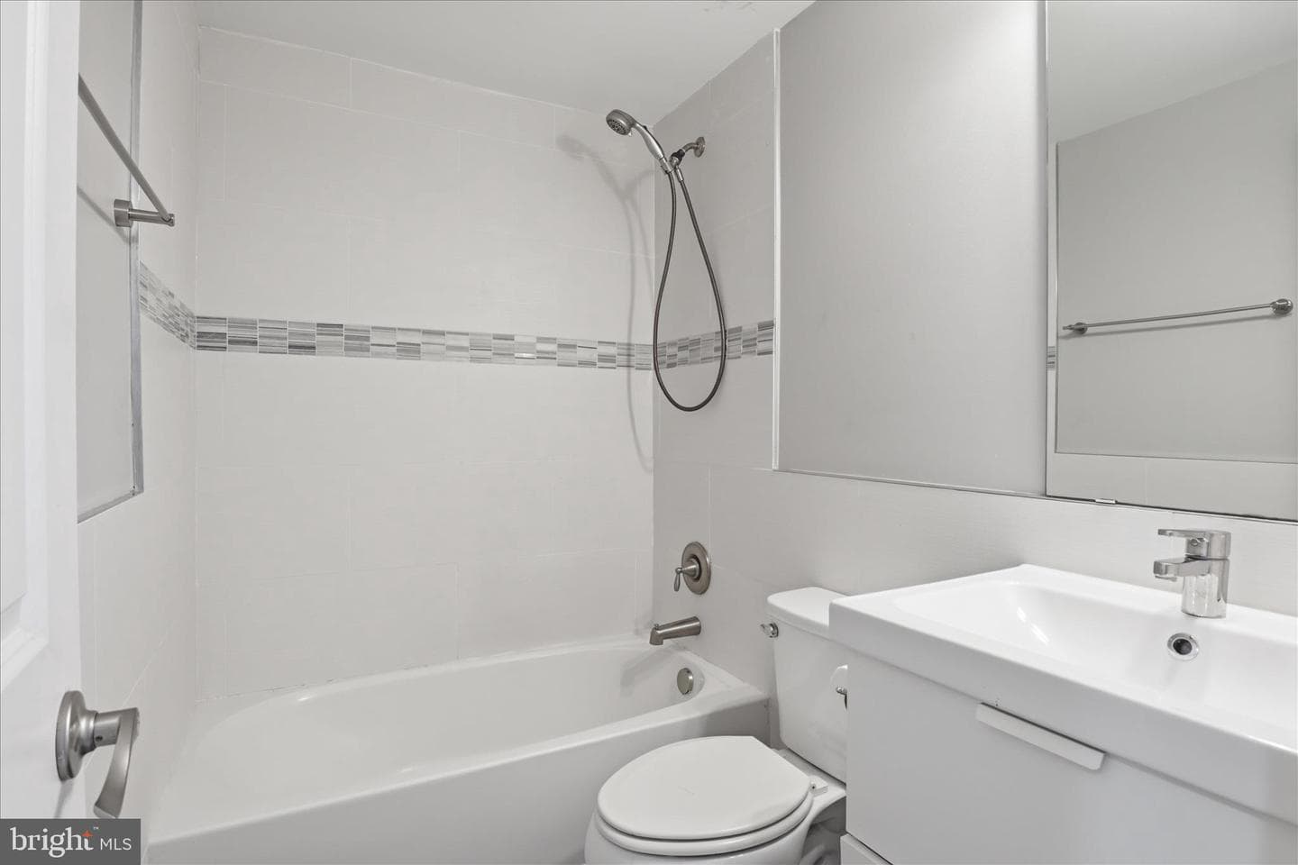 1119 Staples Street NE photo 30