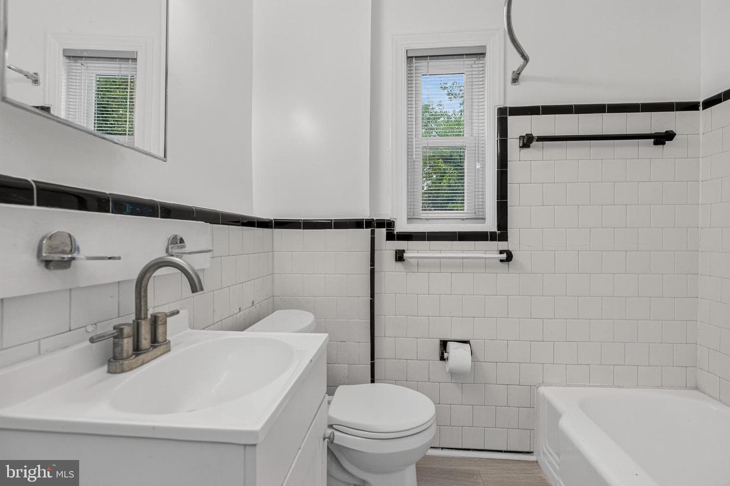 307 Nicholson Street NE photo 15