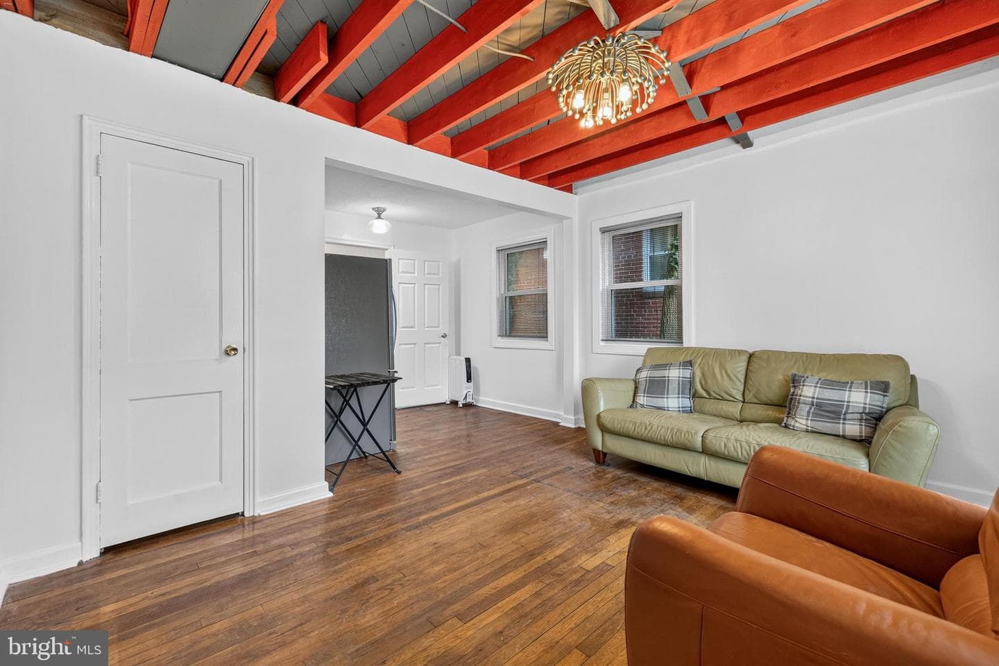 307 Nicholson Street NE photo 3