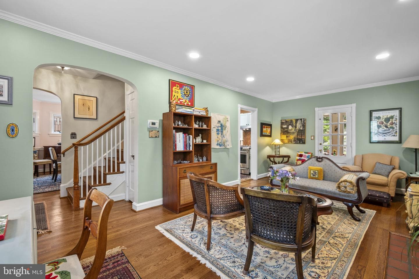 2824 Mckinley Place NW photo 9