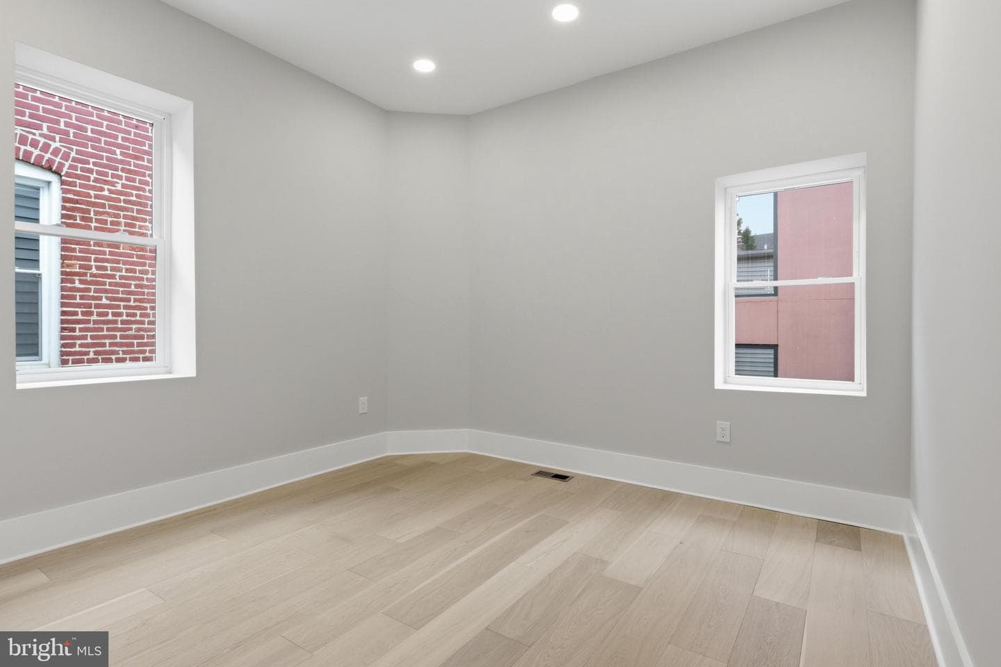 10 R Street NW photo 21