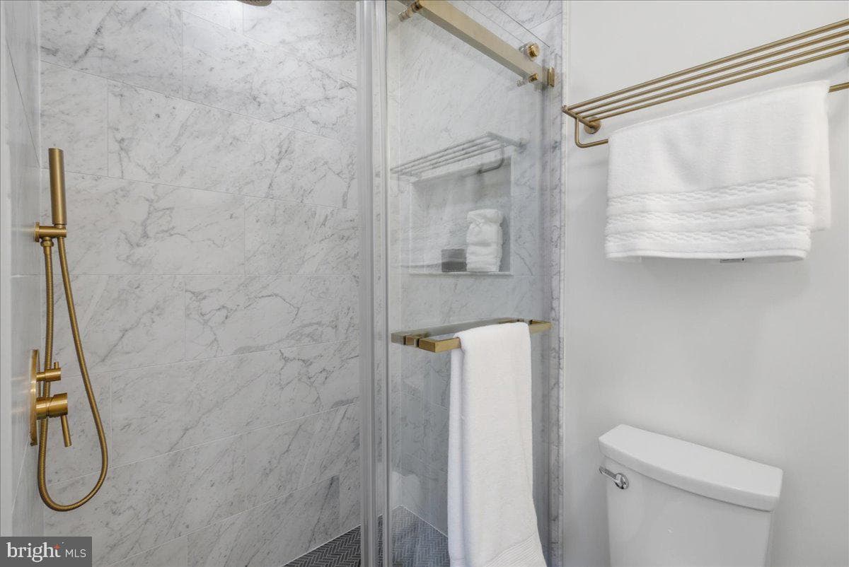 609 Harvard Street NW photo 13