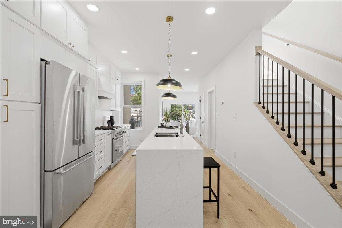 609 Harvard Street NW photo 6