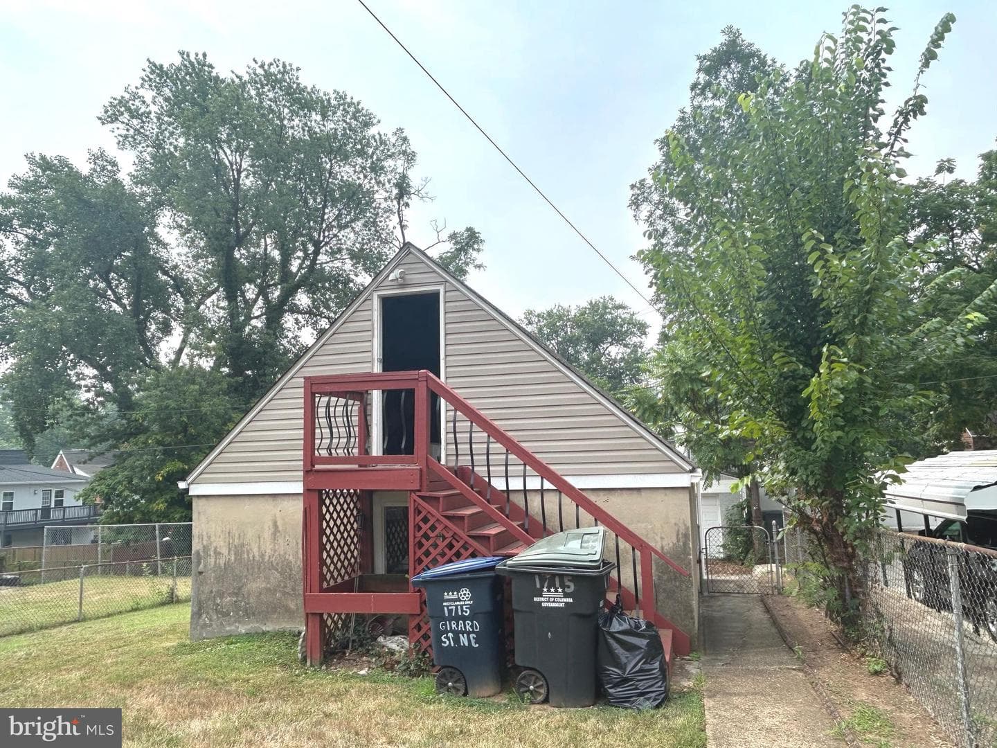 1715 Girard Street NE photo 35