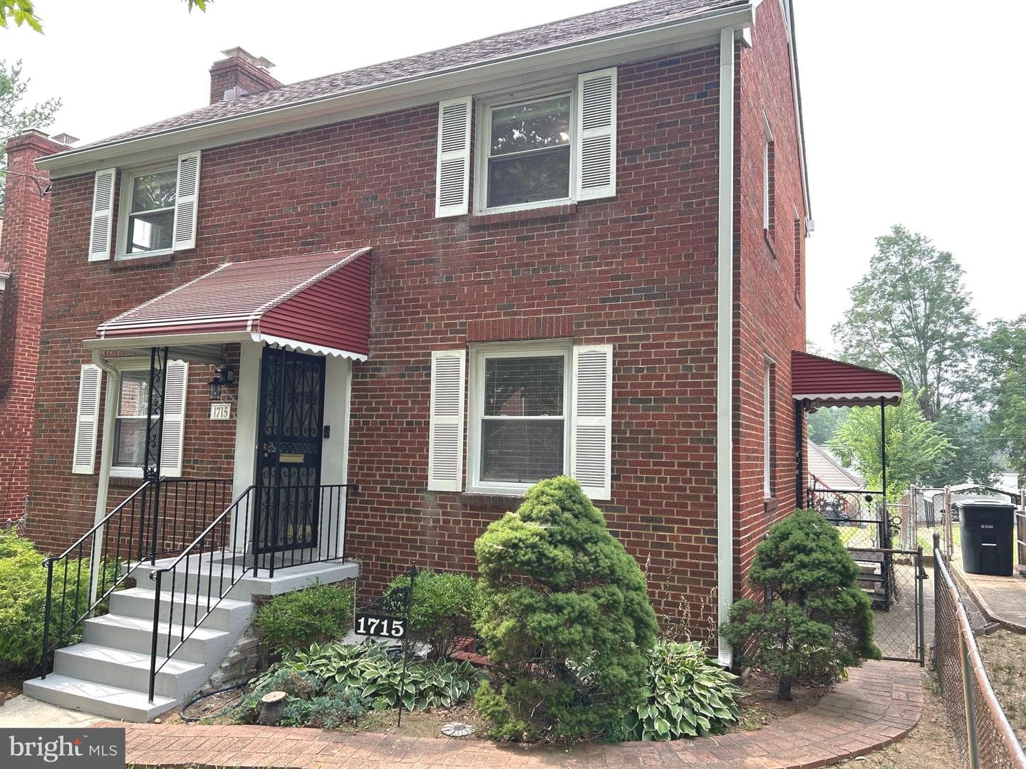 1715 Girard Street NE photo 49