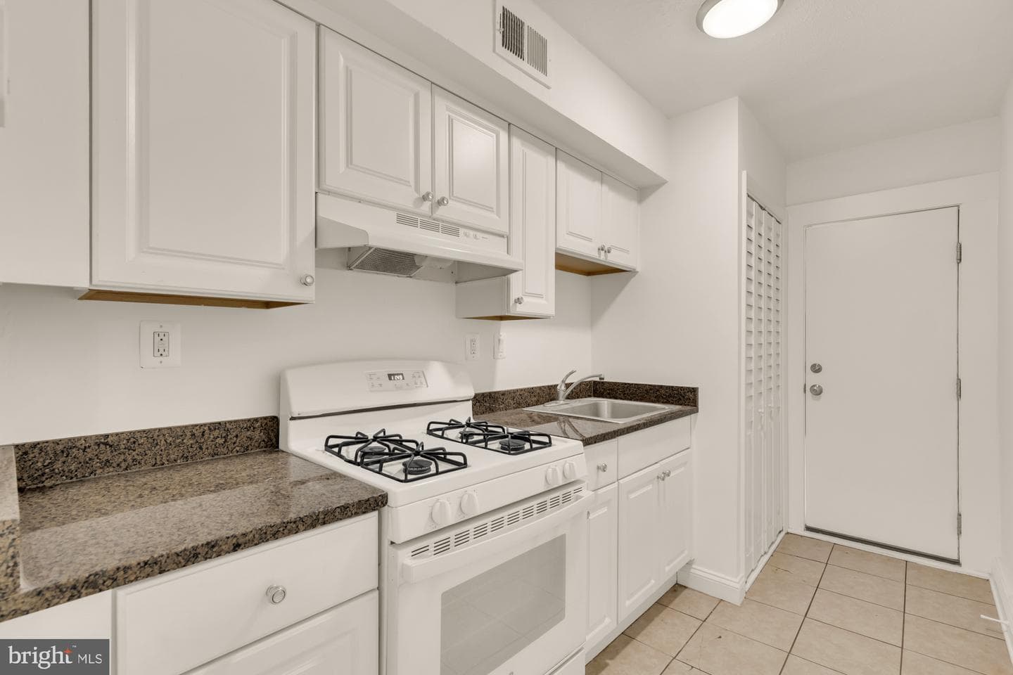 1105 16th Street NE photo 6