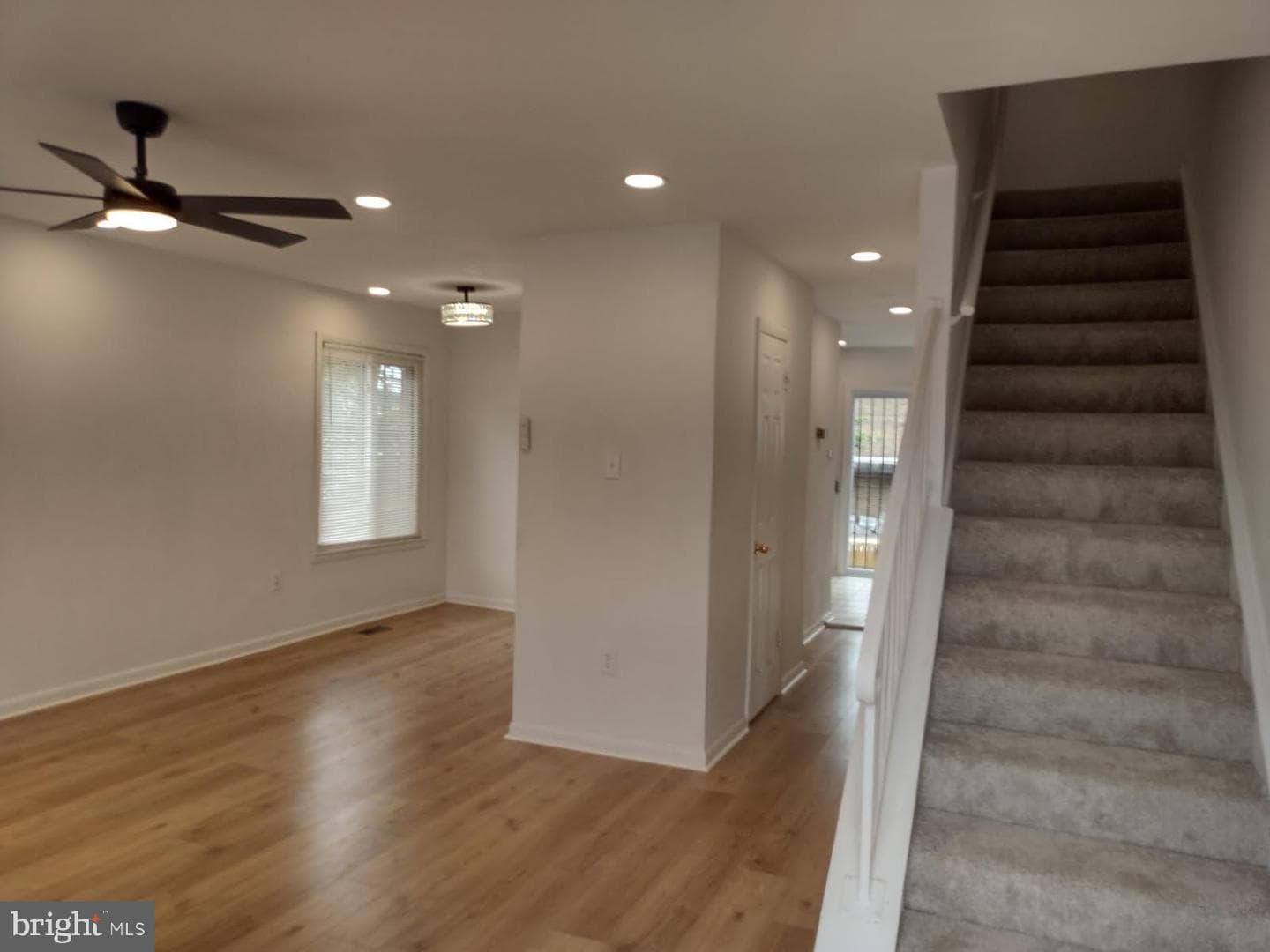 4627 6th Street SE photo 3
