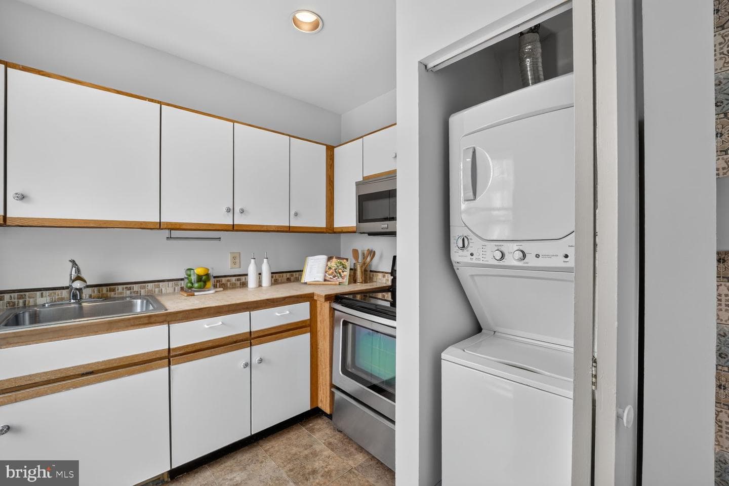 516 4th Street NE #202 photo 7